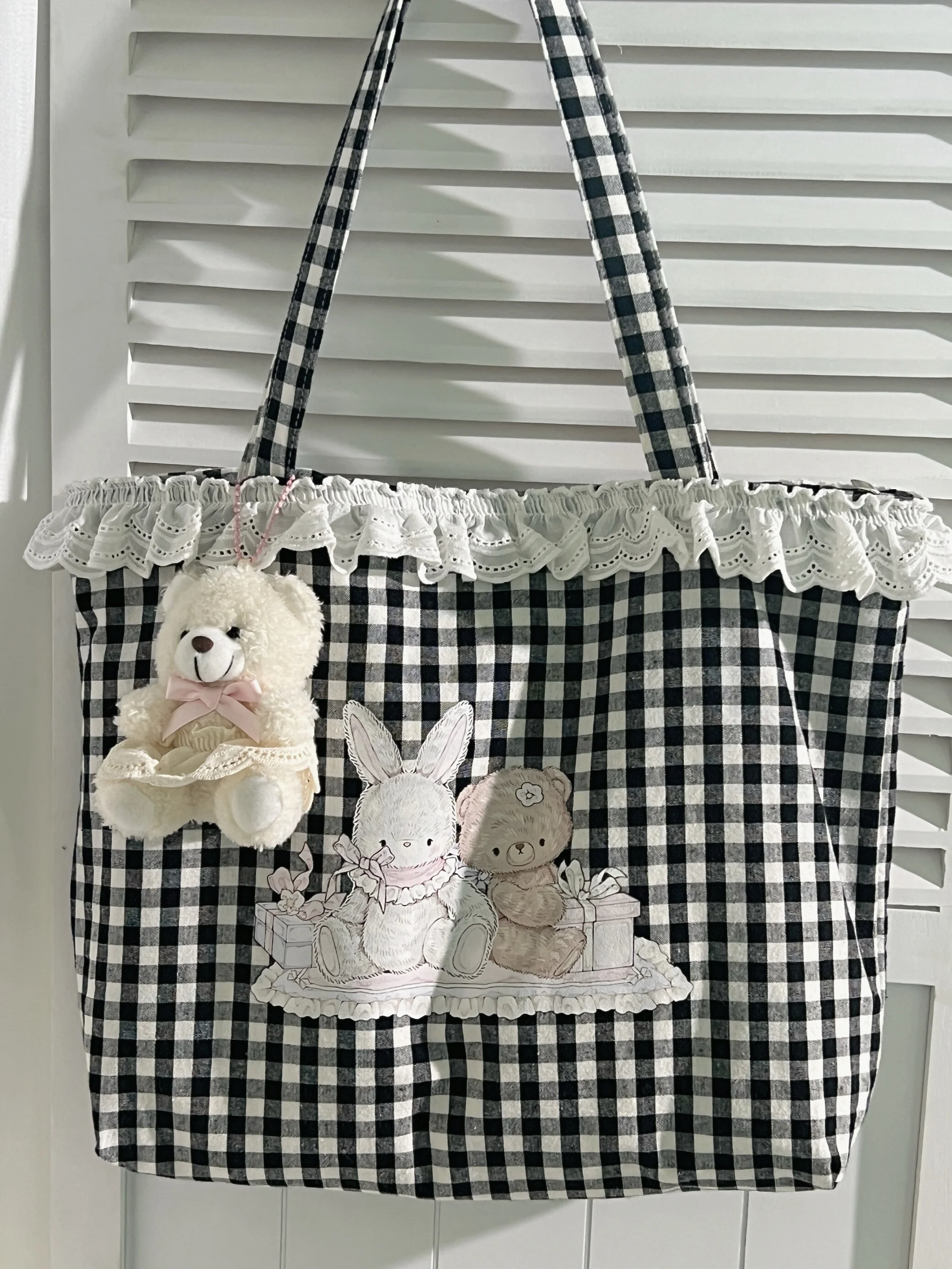 Original Japanese Girl Ruffle Edge Canvas Bag Cute Bear Plaid Shoulder Bags Female Student Large-capacity Casual Handbag
Original Japanese Girl Ruffle Edge Canvas Bag Cute Bear Plaid Shoulder Bags Female Student Large-capacity Casual Handbag