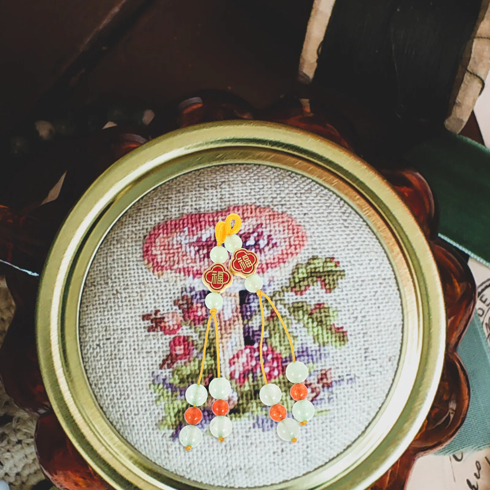 2 шт. винтажный кулон Xiangyun, автомобильная кисточка, зеркало, подвеска для сумки, брелок, нить, закладка, китайский счастливый узел, подвесной персонаж Фу
2 шт. винтажный кулон Xiangyun, автомобильная кисточка, зеркало, подвеска для сумки, брелок, нить, закладка, китайский счастливый узел, подвесной персонаж Фу