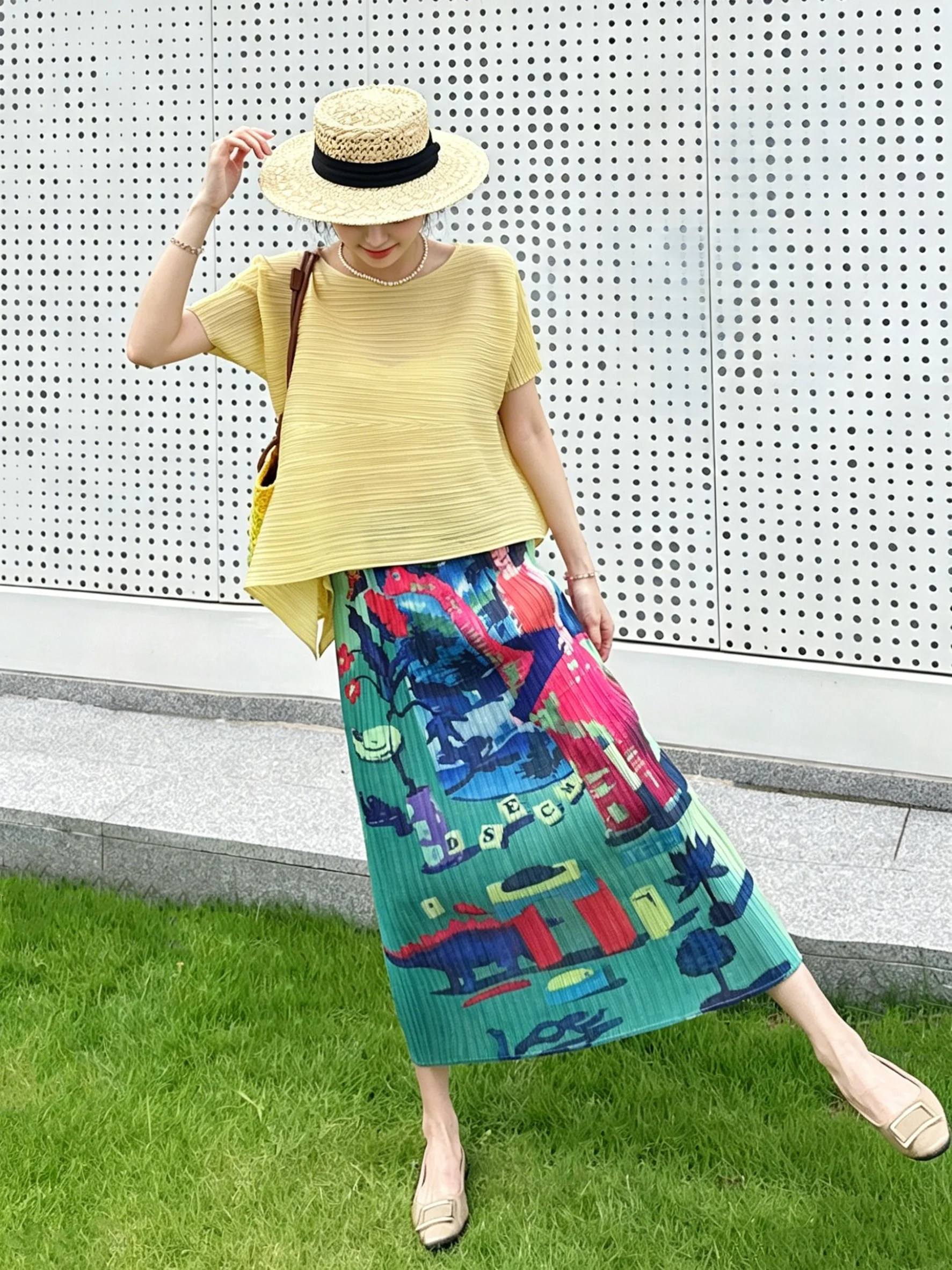 Fashionable Pleated Midi Skirt Women's High Waist Polyester Fabric Floral Print Holiday Style Slimming A-Line Skirt
Fashionable Pleated Midi Skirt Women's High Waist Polyester Fabric Floral Print Holiday Style Slimming A-Line Skirt