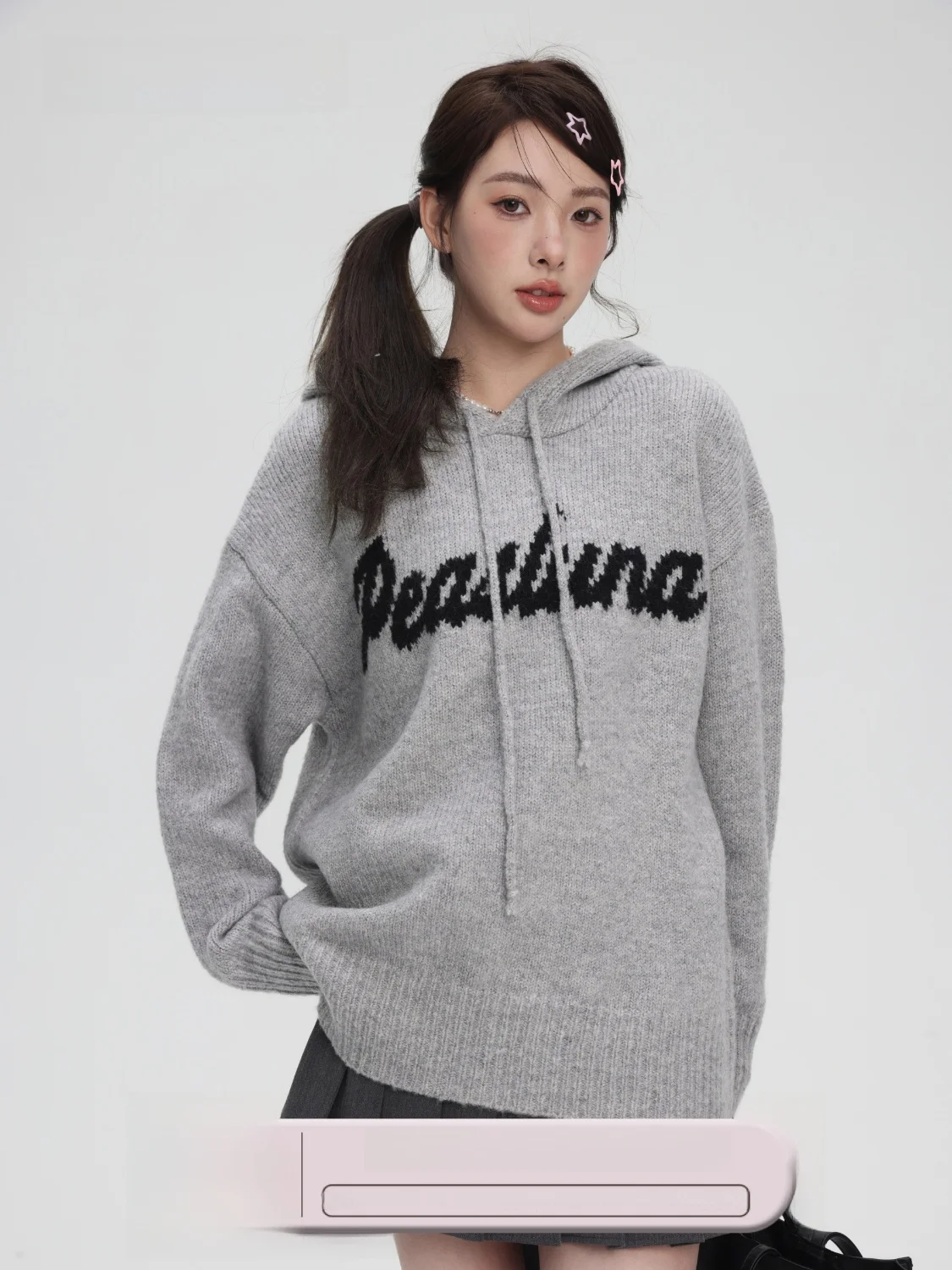 Peasluna, повседневная вязаная толстовка с капюшоном, мужская свободная посадка, осенне-зимний топ, корейский топ с буквенным узором, защита от пятен
Peasluna, повседневная вязаная толстовка с капюшоном, мужская свободная посадка, осенне-зимний топ, корейский топ с буквенным узором, защита от пятен