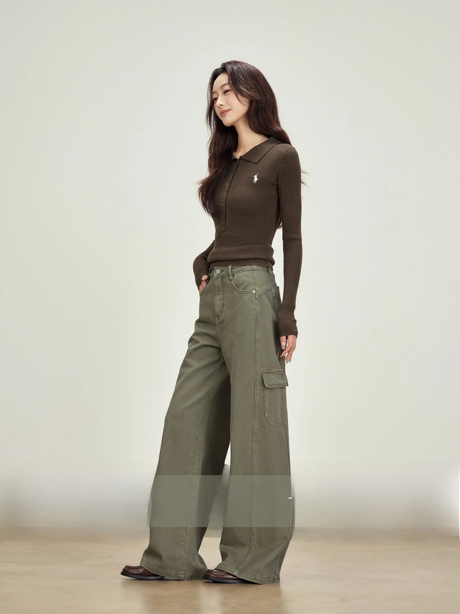 Green Cotton Denim Pants High Waist Wide Leg Loose Fit Spring Workwear Trousers for Women Comfortable Wear Resistant
Green Cotton Denim Pants High Waist Wide Leg Loose Fit Spring Workwear Trousers for Women Comfortable Wear Resistant