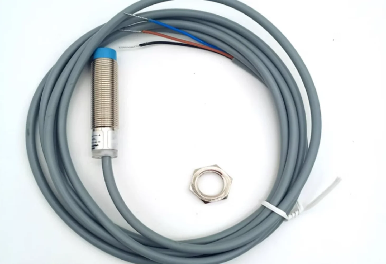 2шт LR12BN04DNO LR12XBN04DPO-E2 металлическая индукционная резьба постоянного тока 30В
2шт LR12BN04DNO LR12XBN04DPO-E2 металлическая индукционная резьба постоянного тока 30В