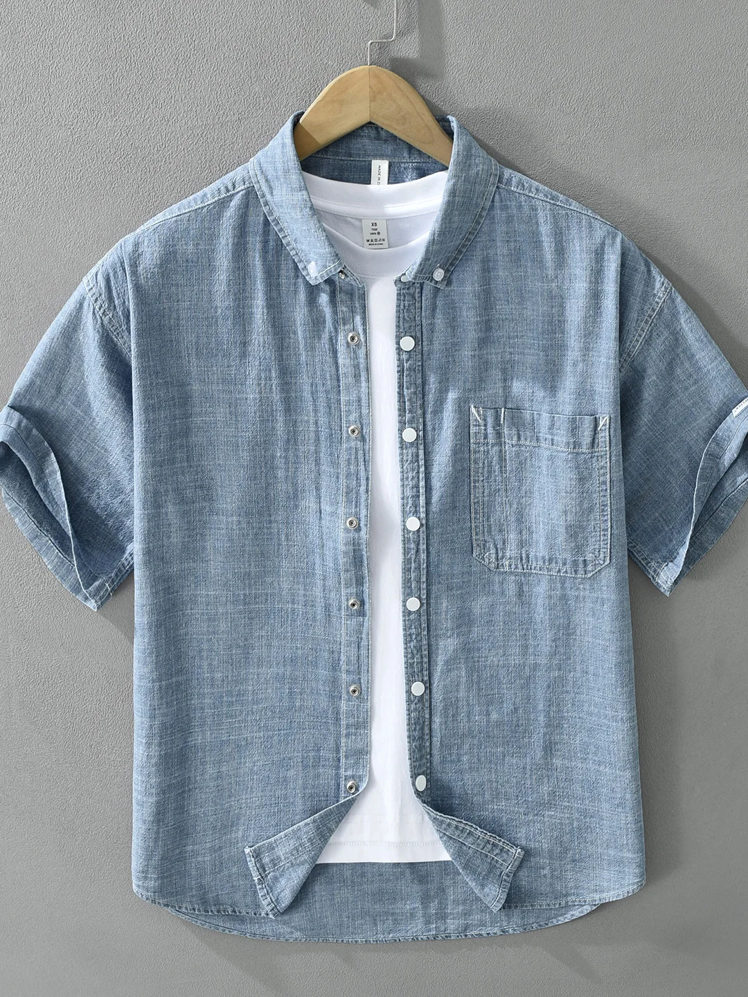 Retro Japanese Style Pure Cotton Denim Short Sleeve Casual Shirt Men's Loose Fit Collared Summer New Loose Collar Leisure Shirt
Retro Japanese Style Pure Cotton Denim Short Sleeve Casual Shirt Men's Loose Fit Collared Summer New Loose Collar Leisure Shirt