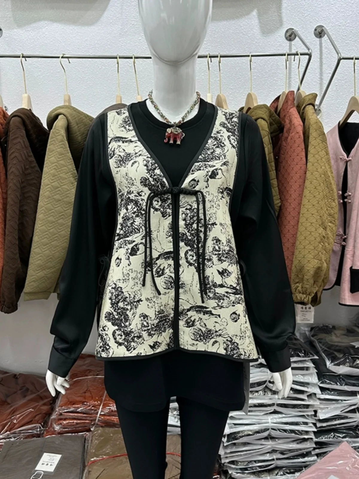 New National Sle Long Sve T-irt Two-Piece Set Women's Buttoned Vest Top Spring Autumn Faion Loose Fit round Ne
New National Sle Long Sve T-irt Two-Piece Set Women's Buttoned Vest Top Spring Autumn Faion Loose Fit round Ne