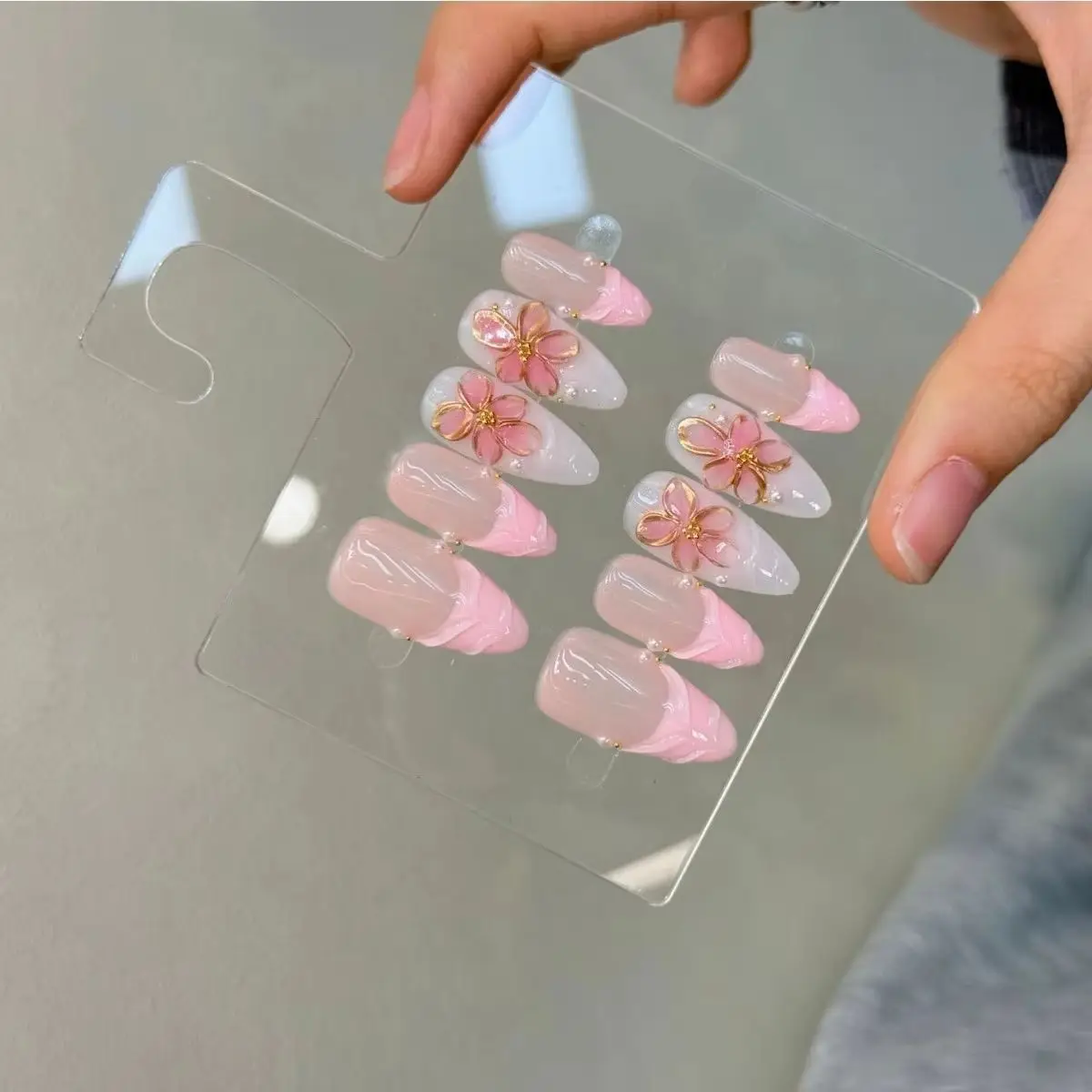 10pcs 3D Flower False Nails Pink French Press on Nails Pearl Metal Line Nail Art Summer Vacation Beach Travel Reusable Fake Nail
10pcs 3D Flower False Nails Pink French Press on Nails Pearl Metal Line Nail Art Summer Vacation Beach Travel Reusable Fake Nail