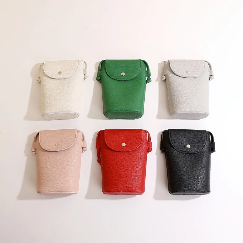 Summer Colorful Mini PU Leather Bags Fashionable Lightweight Button Phone Bag 2025 New Versatile Flip Up Crossbody Bucket Bag
Summer Colorful Mini PU Leather Bags Fashionable Lightweight Button Phone Bag 2025 New Versatile Flip Up Crossbody Bucket Bag