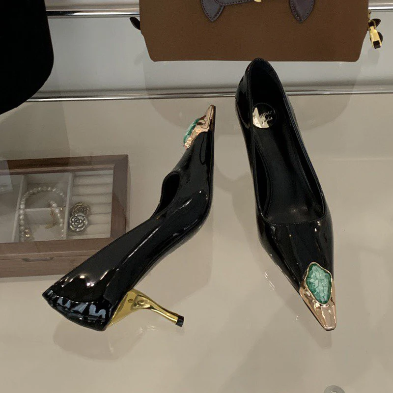 Women's Pointed Toe Patent Leather Metal Toe Cap Gemstone Decor Thin Stiletto Heel Pumps Elegant Party Office Footwear Drop Ship
Women's Pointed Toe Patent Leather Metal Toe Cap Gemstone Decor Thin Stiletto Heel Pumps Elegant Party Office Footwear Drop Ship