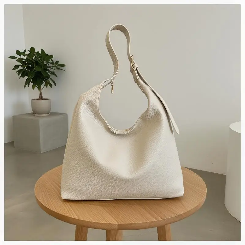Modern Design Leather Tote Bag for Women Simple High Capacity for Daily Commute
Modern Design Leather Tote Bag for Women Simple High Capacity for Daily Commute