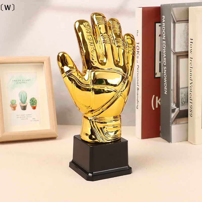 Золотые перчатки — трофей победителя футбольного турнира, золотые трофеи для вратарей, соревнования по футболу, награда для взрослых и школьников, кубок
Золотые перчатки — трофей победителя футбольного турнира, золотые трофеи для вратарей, соревнования по футболу, награда для взрослых и школьников, кубок