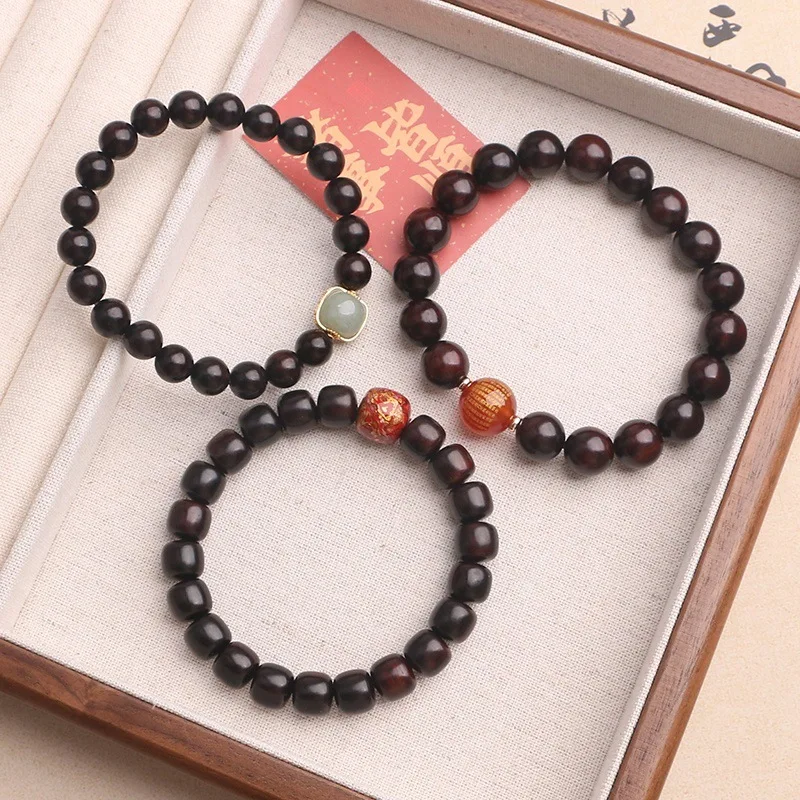 Индийский маленький лист сандалового дерева Hetian нефритовый лак бусины удачи красный агат сердце сутра зодиакальный год пара браслет ручная веревка
Индийский маленький лист сандалового дерева Hetian нефритовый лак бусины удачи красный агат сердце сутра зодиакальный год пара браслет ручная веревка