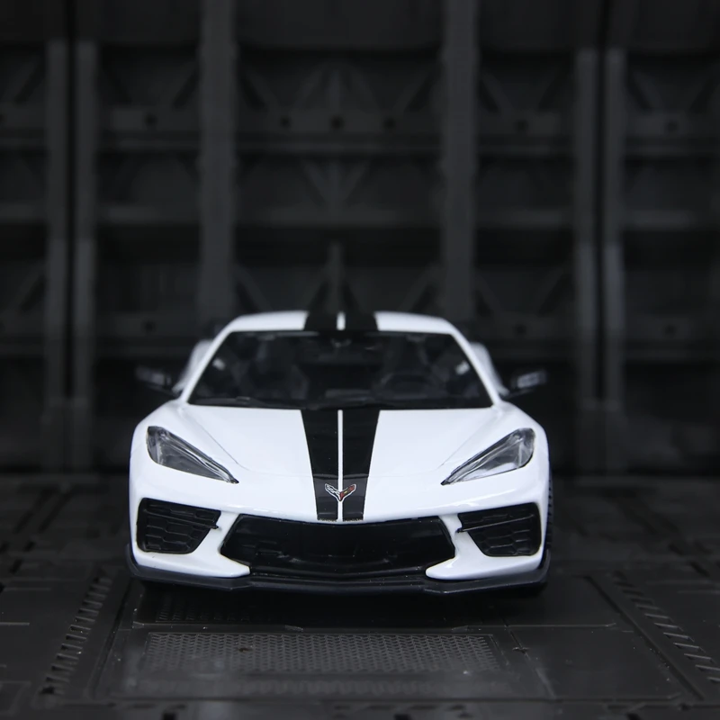 Модель суперкара Chevrolet Corvette Coupe C8 от Maisto в масштабе 1:24, из сплава, с открывающимися дверями с обеих сторон, высокого качества.
Модель суперкара Chevrolet Corvette Coupe C8 от Maisto в масштабе 1:24, из сплава, с открывающимися дверями с обеих сторон, высокого качества.