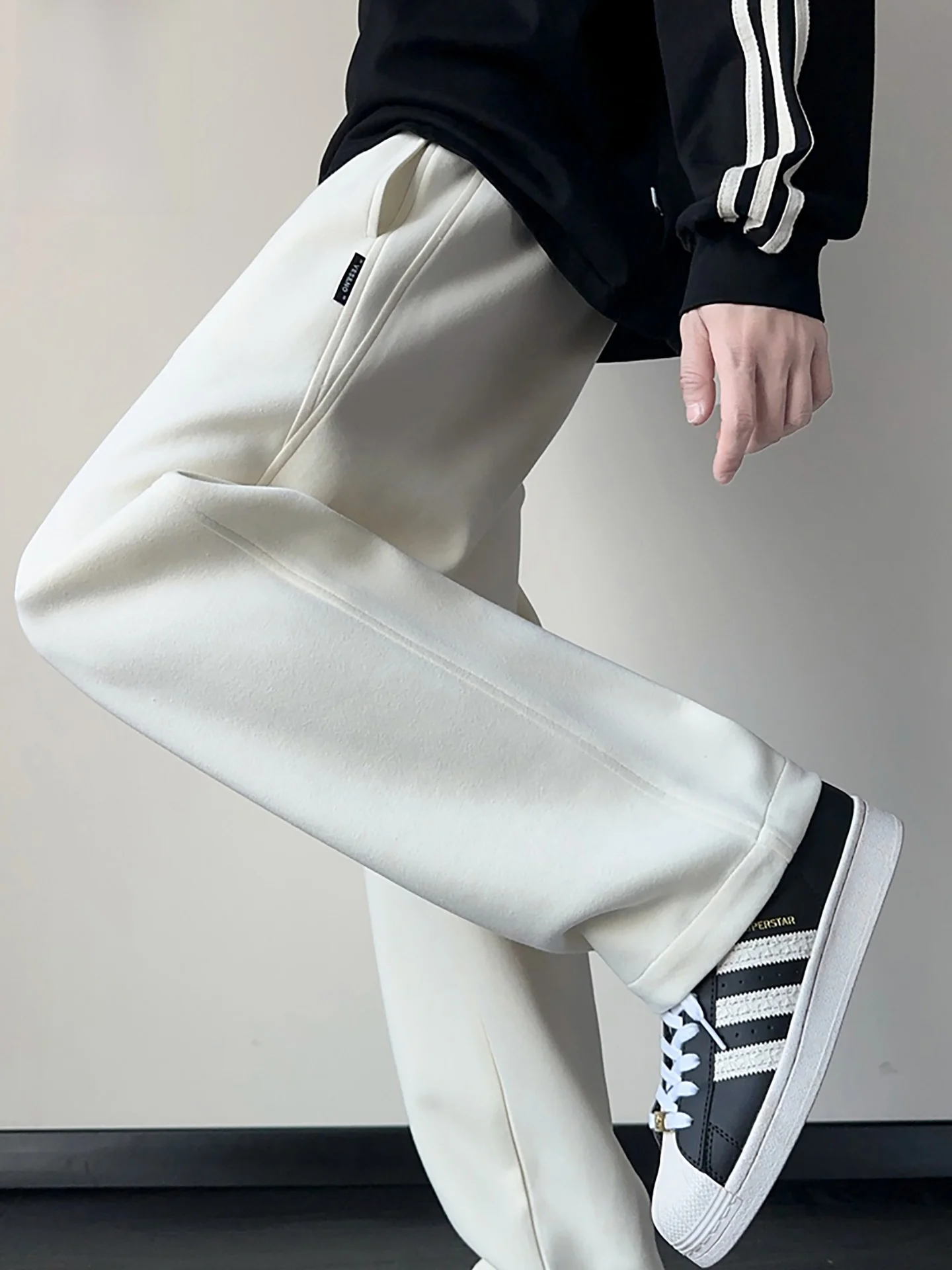 Удобные повседневные брюки прямого кроя для мужчин, весна 2026, цвет хаки, модные длинные брюки из полиэстера, универсальные
Удобные повседневные брюки прямого кроя для мужчин, весна 2026, цвет хаки, модные длинные брюки из полиэстера, универсальные