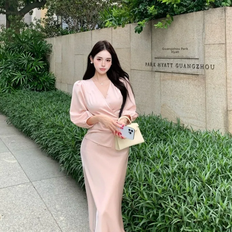 Elegant Satin Acetate Women's Suit Long Sleeve Top Half-length Skirt Two-piece Set Spring 2026 Fashion Elegant Style
Elegant Satin Acetate Women's Suit Long Sleeve Top Half-length Skirt Two-piece Set Spring 2026 Fashion Elegant Style