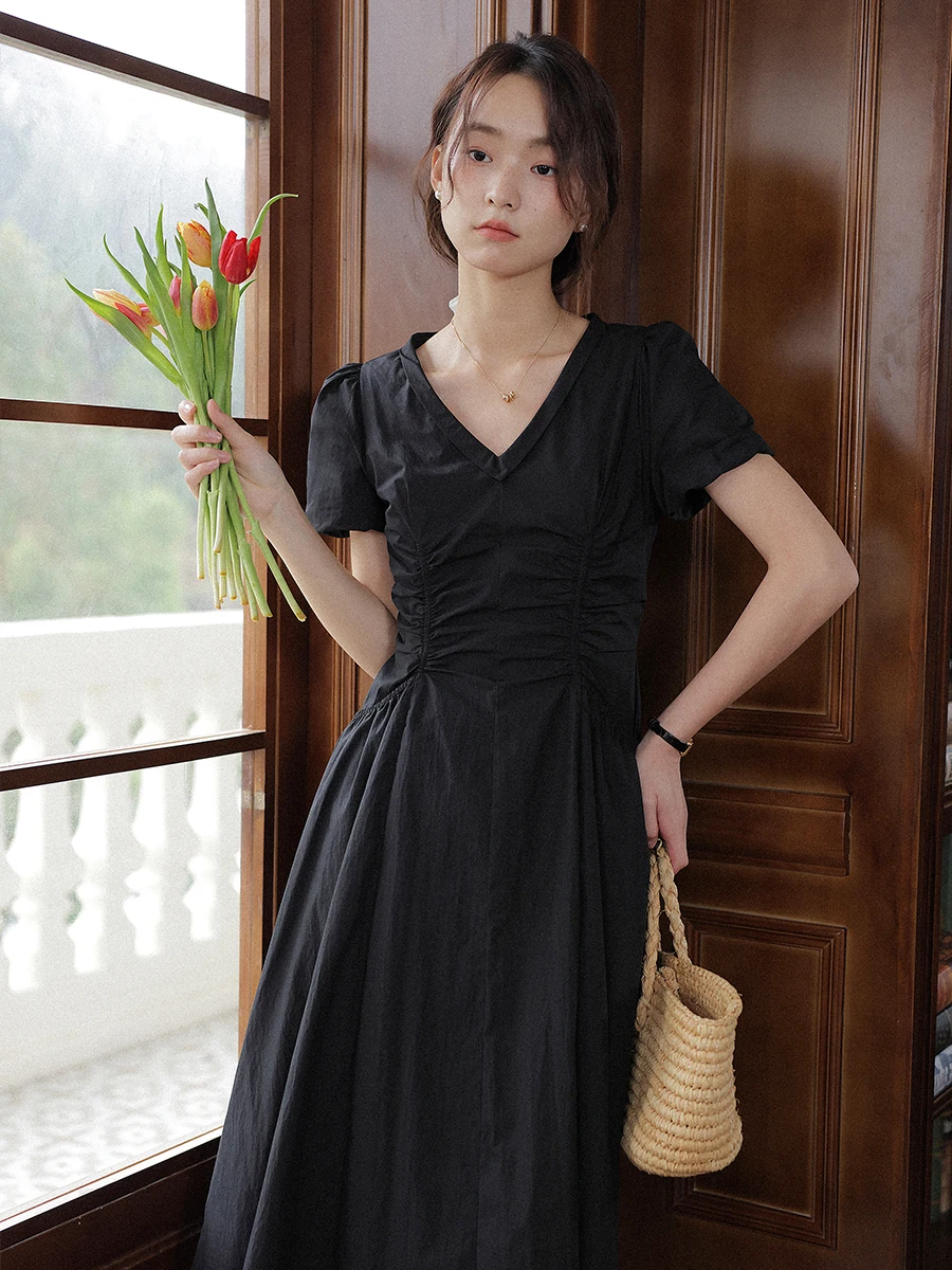 Black V-neck Design Slimming Women's Dress Summer 2025 French Style High Waist Bubble Sleeve Long A-line Gown
Black V-neck Design Slimming Women's Dress Summer 2025 French Style High Waist Bubble Sleeve Long A-line Gown