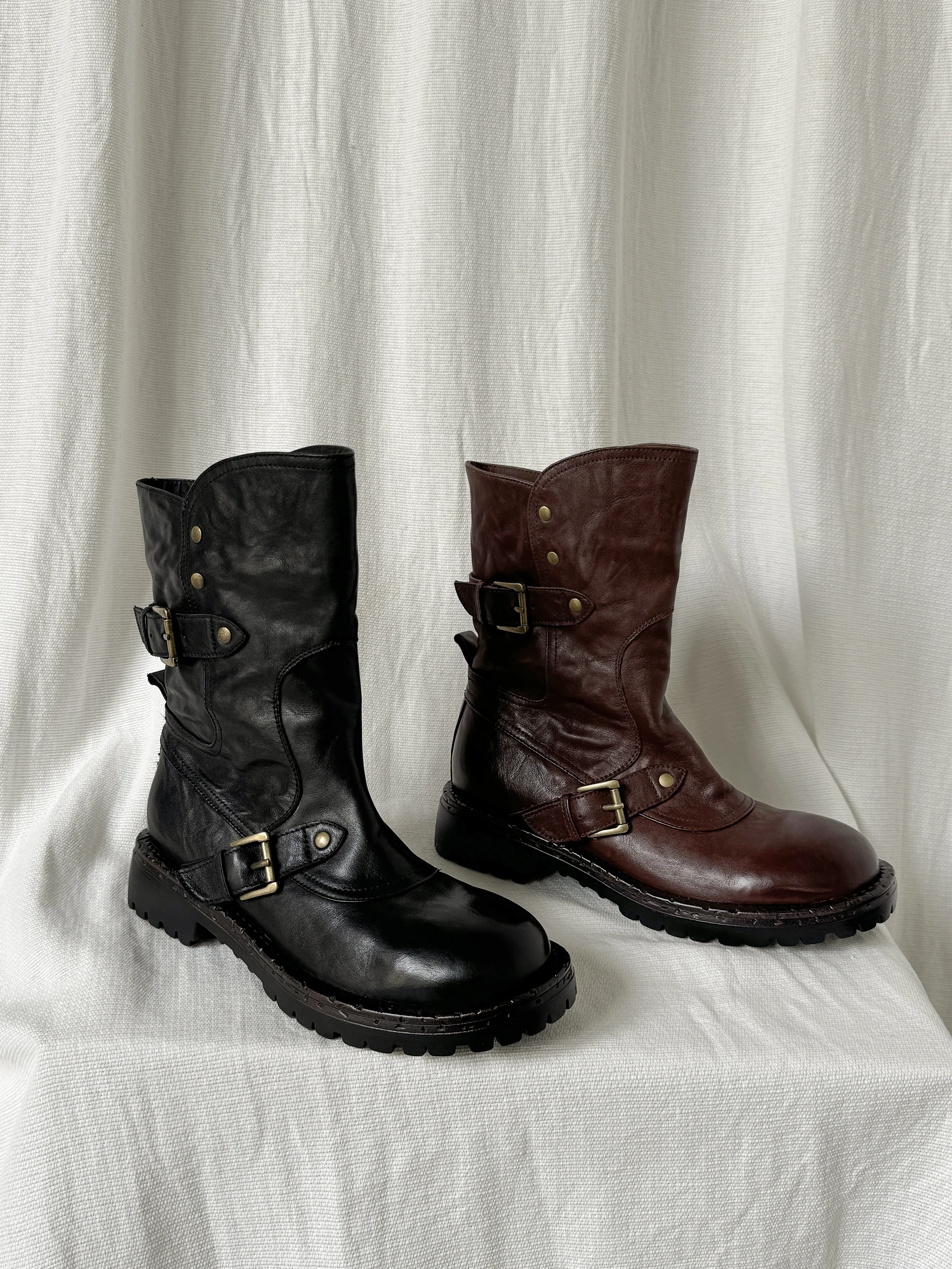 Unisex Western Cowboy Punk Boots - Metal Square Buckle, Round Toe & Wide Shaft with Chunky Gear Sole
Unisex Western Cowboy Punk Boots - Metal Square Buckle, Round Toe & Wide Shaft with Chunky Gear Sole