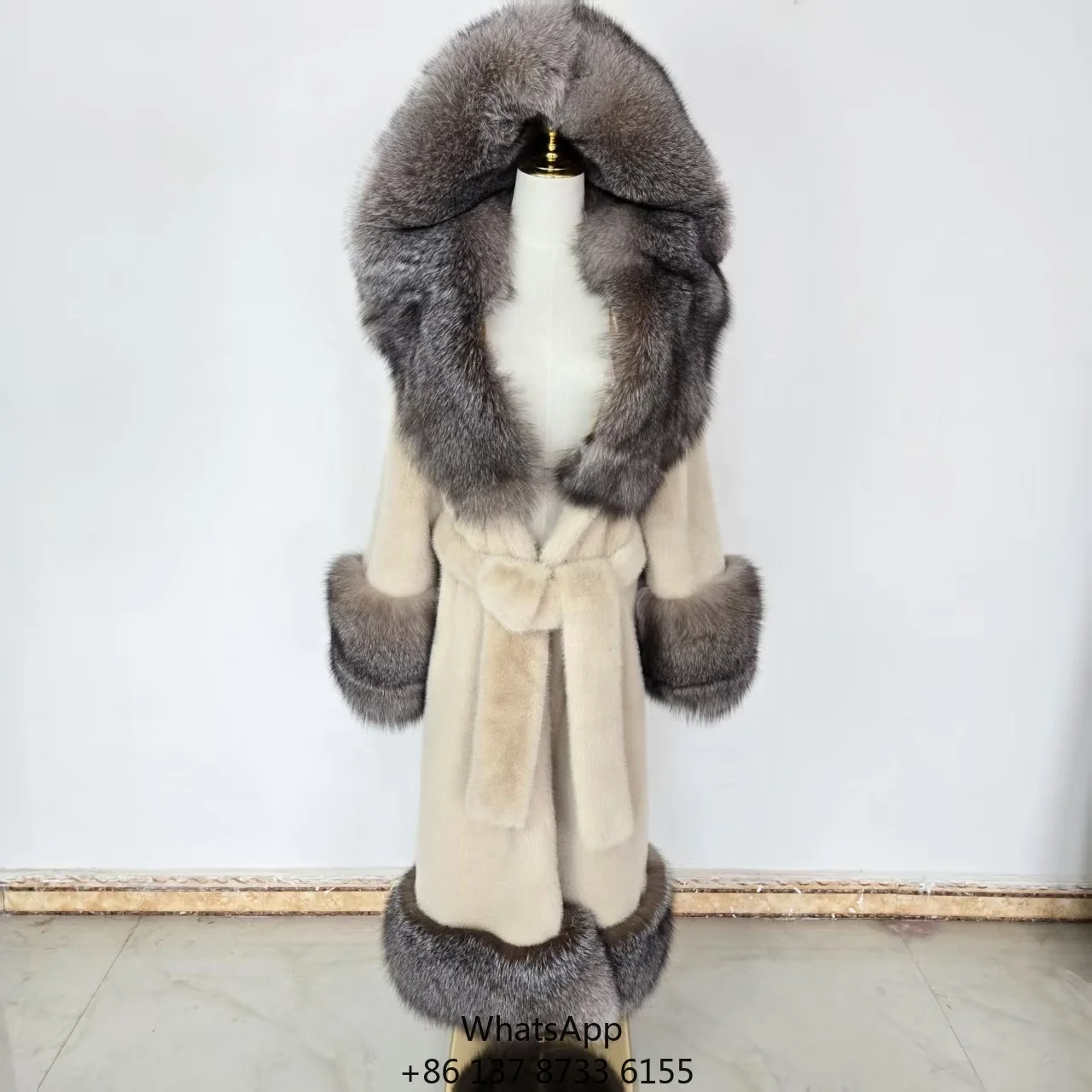 2025 Winter Long Thickened Ladies' Fur Coat With Real Fur Hat Cuffs
2025 Winter Long Thickened Ladies' Fur Coat With Real Fur Hat Cuffs