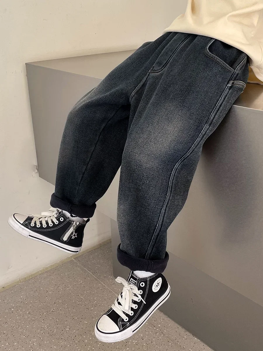Korean version of winter pants style children's wear Boys with fleece thick jeans 2025 winter new children's 
Korean version of winter pants style children's wear Boys with fleece thick jeans 2025 winter new children's