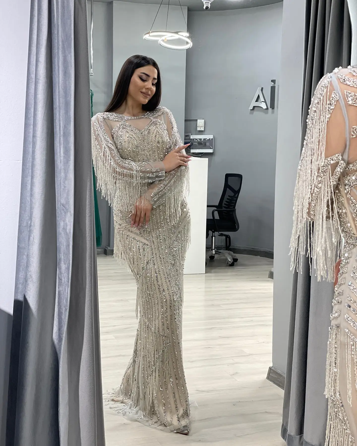 MYMB Stunning Silver Crew Neck Mermaid Tassel Wedding Guest Dresses for Women Elegant Long Sleeves Beaded Evening Party Gowns
MYMB Stunning Silver Crew Neck Mermaid Tassel Wedding Guest Dresses for Women Elegant Long Sleeves Beaded Evening Party Gowns