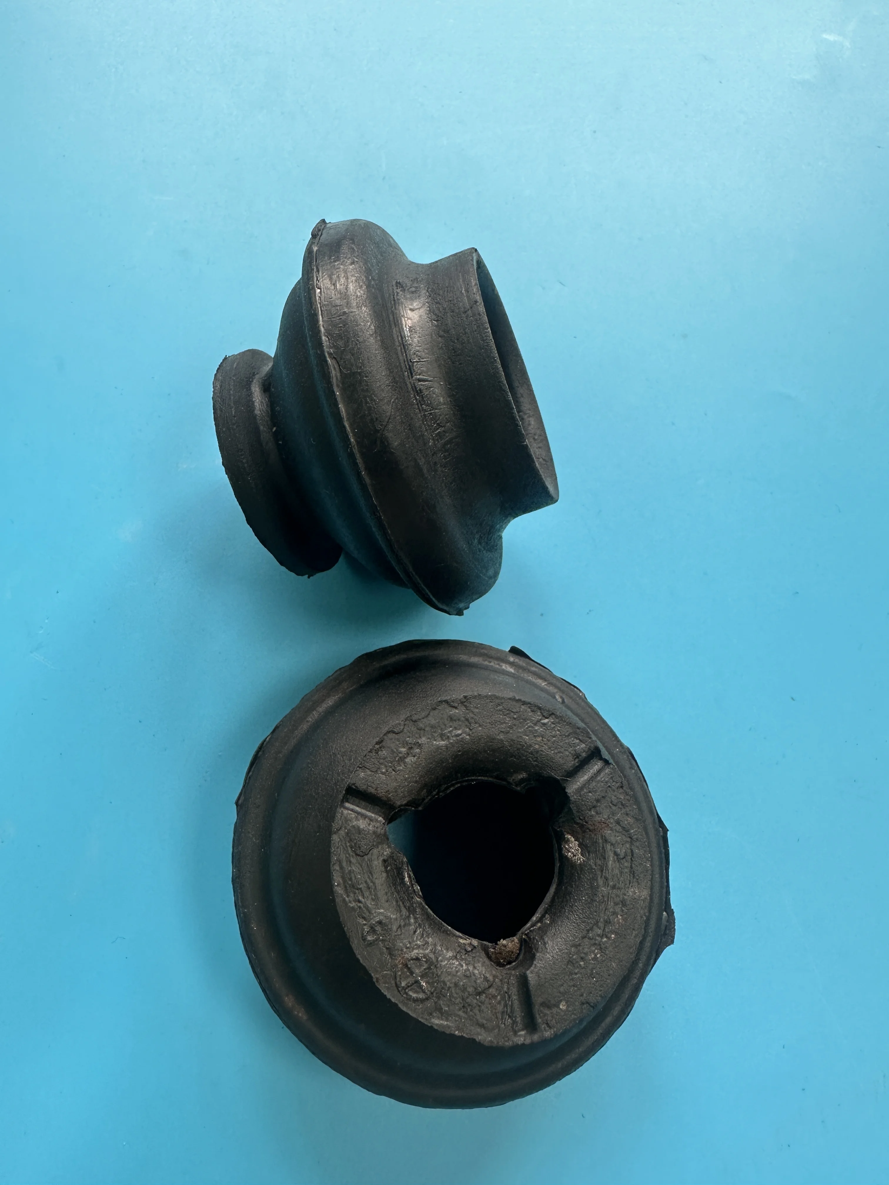 2PC Radiator Module Insulator Upper 2133108002 For Ssangyong Actyon Kyron Rexton Actyon Sports Actyon Sports II
2PC Radiator Module Insulator Upper 2133108002 For Ssangyong Actyon Kyron Rexton Actyon Sports Actyon Sports II
