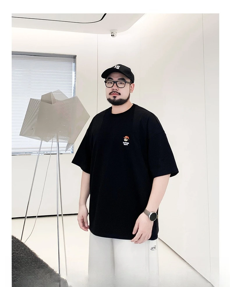 Werther Grande Taille Pour Hommes Été Nouveau T-shirt À Manches Courtes 100 % Coton Lâche Plus Impression À Demi-manches
Werther Grande Taille Pour Hommes Été Nouveau T-shirt À Manches Courtes 100 % Coton Lâche Plus Impression À Demi-manches