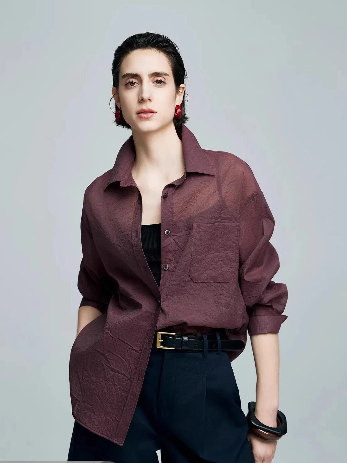 Wrinkled and light cotton shirt female Summer 2025 Slightly transparent sun protection Long-sleeved shirt Look slimmer
Wrinkled and light cotton shirt female Summer 2025 Slightly transparent sun protection Long-sleeved shirt Look slimmer
