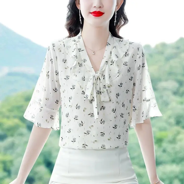 Floral Chiffon Ladies Lace Up Shirt Summer Pullover Top Fashion New Ruffle Style
Floral Chiffon Ladies Lace Up Shirt Summer Pullover Top Fashion New Ruffle Style