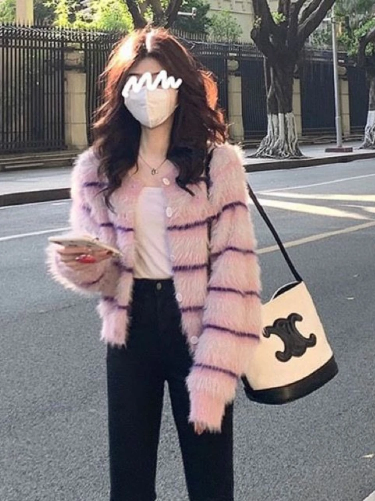 Korean Fashion Purple Striped Fur Imitation Short Sweater Soft Thicken Warm Winter Short Jackets Sweet Elegant Women Girls Cute
Korean Fashion Purple Striped Fur Imitation Short Sweater Soft Thicken Warm Winter Short Jackets Sweet Elegant Women Girls Cute