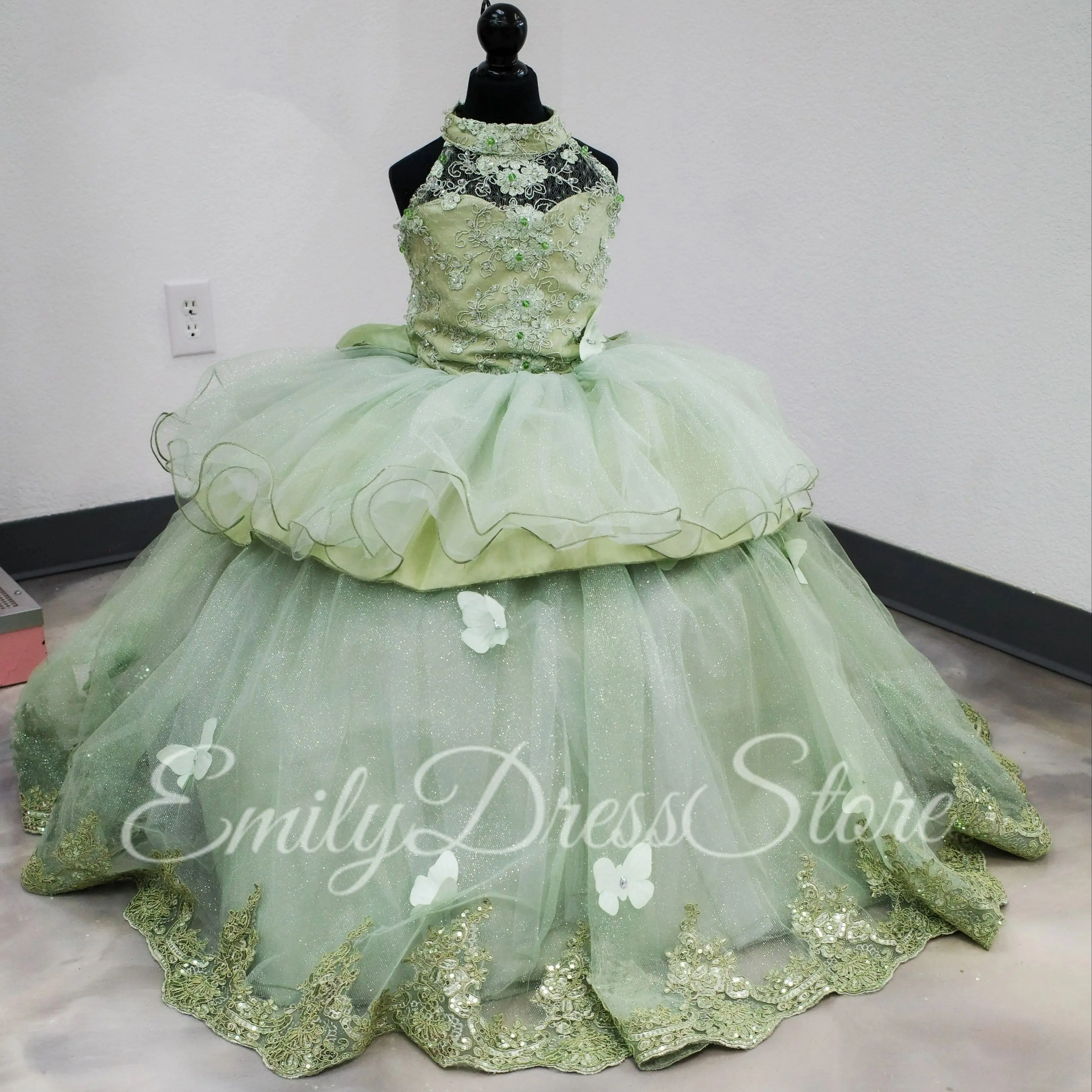 Sage Green Flower Girl Dress for Wedding Lace Applique Puffy Sleeveless Tulle Kids Baby Birthday Party Custom Ball Gowns
Sage Green Flower Girl Dress for Wedding Lace Applique Puffy Sleeveless Tulle Kids Baby Birthday Party Custom Ball Gowns