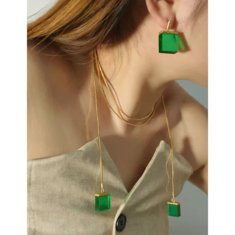 2025 New Style: Square Resin & Copper Alloy Necklace + Emerald Earrings Set - Exclusive Design, Premium Elegance for Her
2025 New Style: Square Resin & Copper Alloy Necklace + Emerald Earrings Set - Exclusive Design, Premium Elegance for Her