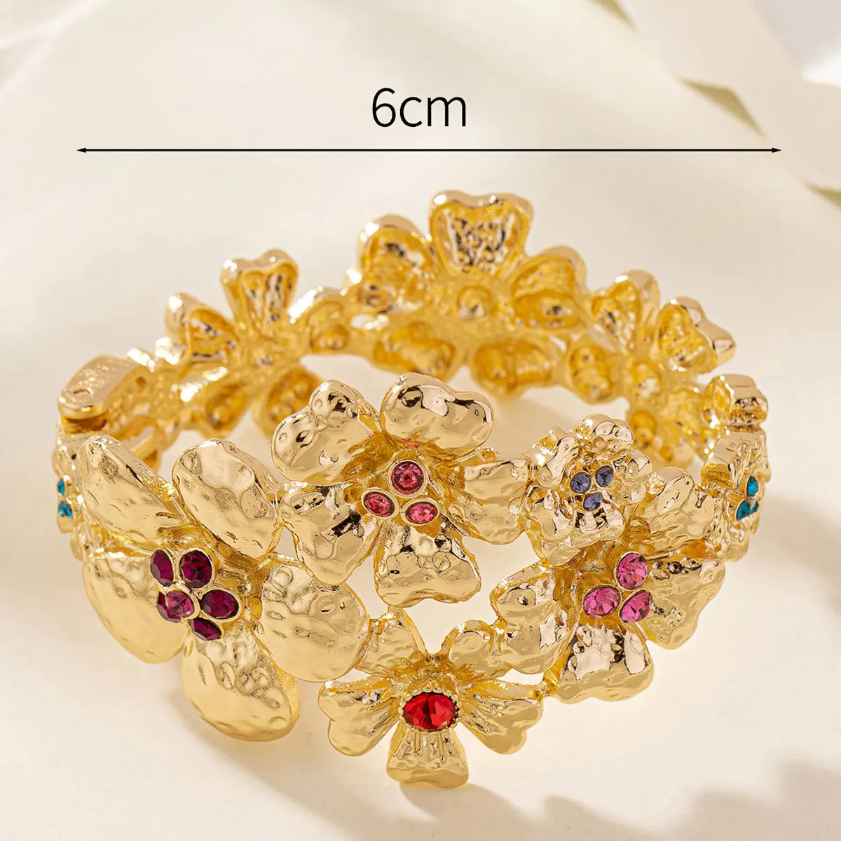 Medieval French jewelry designer brand Vintage delicate flowers Haute Luxe hand garland open bracelet
Medieval French jewelry designer brand Vintage delicate flowers Haute Luxe hand garland open bracelet