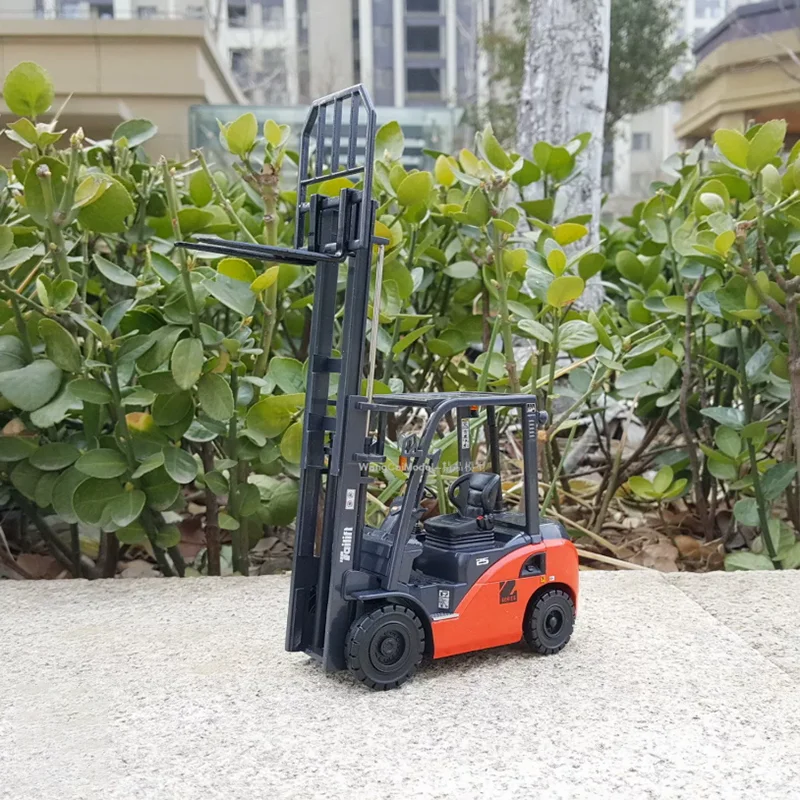 Diecast 1:20 Scale 25 Internal Combustion Engine Forklift Alloy Engineering Car Model Collection Souvenir Gift Display
Diecast 1:20 Scale 25 Internal Combustion Engine Forklift Alloy Engineering Car Model Collection Souvenir Gift Display
