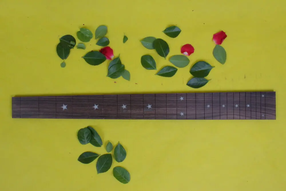 Yinfente New Electric Rosewood Guitar 24 Fret Fretboard for Guitar Neck 25.5inch Star Inlay DIY Guitar Parts High Quality
Yinfente New Electric Rosewood Guitar 24 Fret Fretboard for Guitar Neck 25.5inch Star Inlay DIY Guitar Parts High Quality