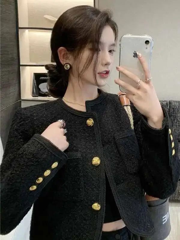 Pure Black Woolen Coat Spring Style Single Button round Neck Short Length Outerwear for Women Straight Cut Thickened Fabric L...
Pure Black Woolen Coat Spring Style Single Button round Neck Short Length Outerwear for Women Straight Cut Thickened Fabric L...