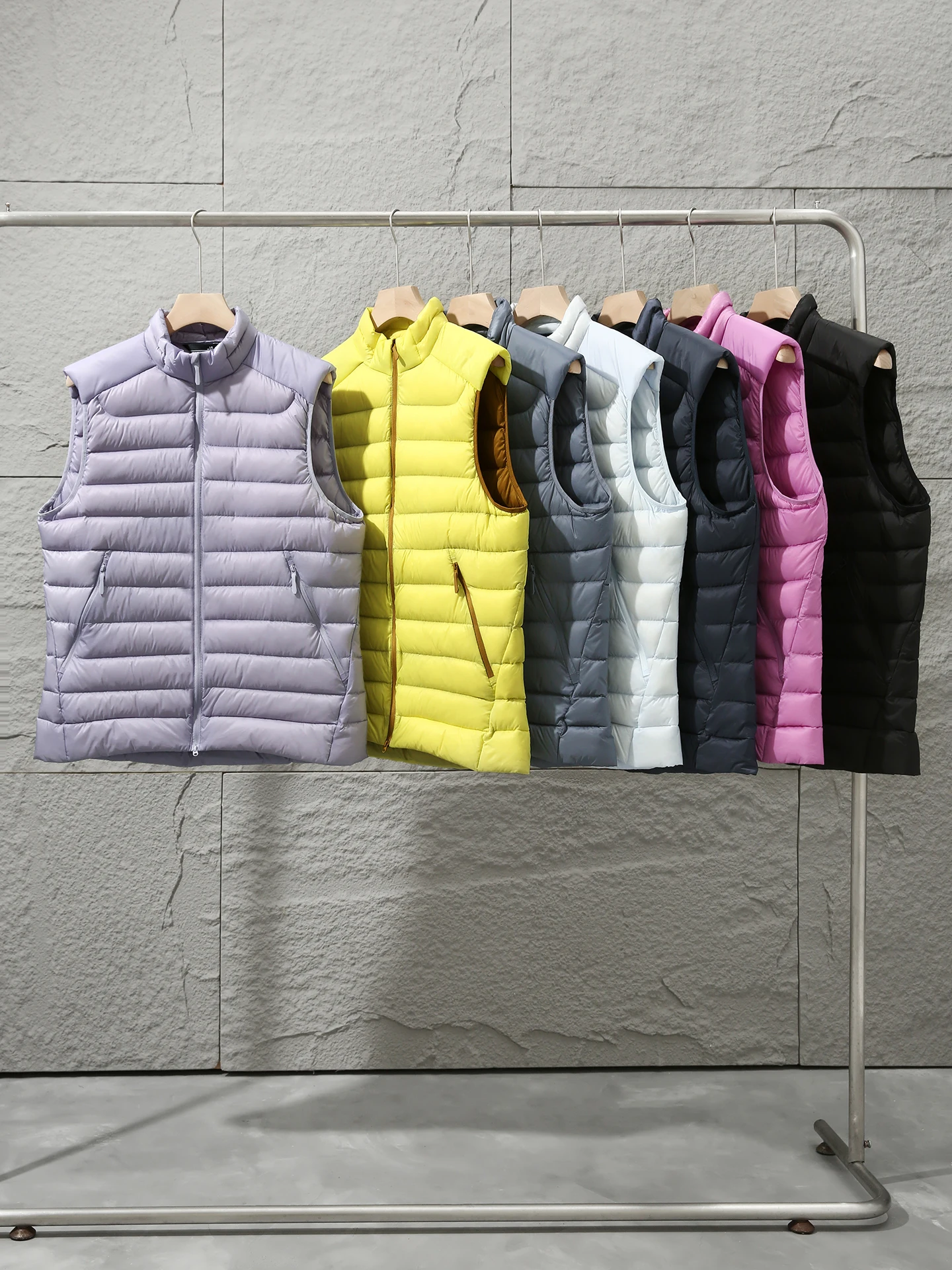Outdoor Commuting Warmth 90 Duck down Stand Collar Lightweight Autumn Winter Men's And Women's Vest Poly Fiber Soft Style
Outdoor Commuting Warmth 90 Duck down Stand Collar Lightweight Autumn Winter Men's And Women's Vest Poly Fiber Soft Style