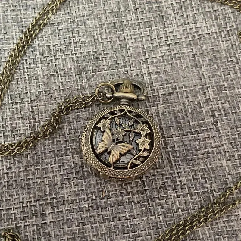 Винтажное полое резное ожерелье с бабочкой, кулон в стиле стимпанк, бронзовый металл, антикварный подарок, карманные часы с цепочкой для женщин и мужчин
Винтажное полое резное ожерелье с бабочкой, кулон в стиле стимпанк, бронзовый металл, антикварный подарок, карманные часы с цепочкой для женщин и мужчин