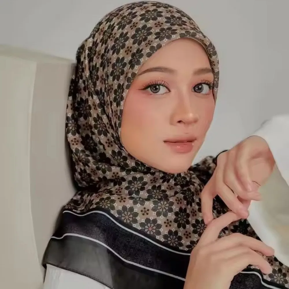 110*110CM New Square Scarf Tudung Bawal Flower Print Hijab Headscarf Wraps Premium Cotton Voile Soft Muslim Square Scarf
110*110CM New Square Scarf Tudung Bawal Flower Print Hijab Headscarf Wraps Premium Cotton Voile Soft Muslim Square Scarf