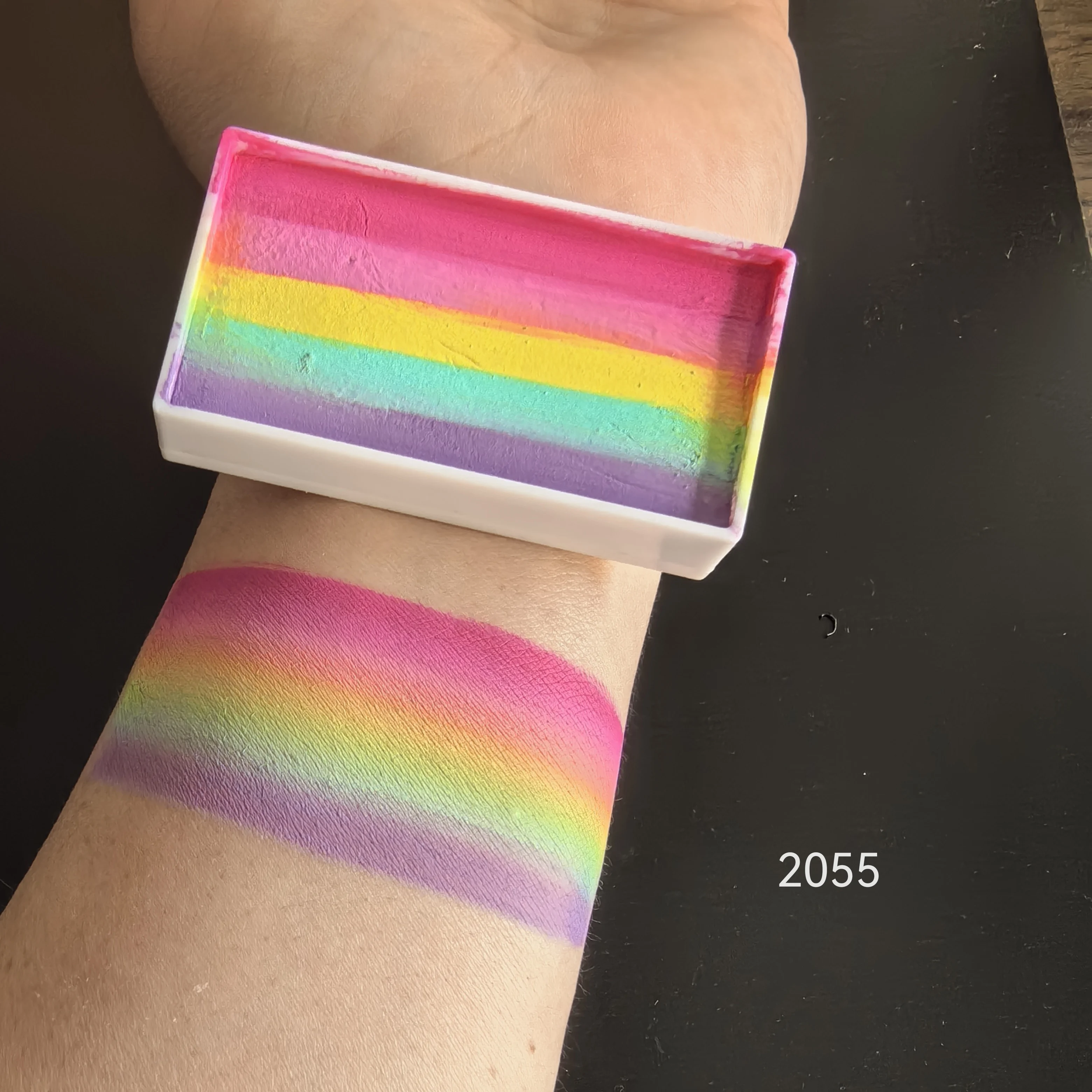 20g wate based Water soluble human body painting pigments Facial paint for party stage makeup
20g wate based Water soluble human body painting pigments Facial paint for party stage makeup