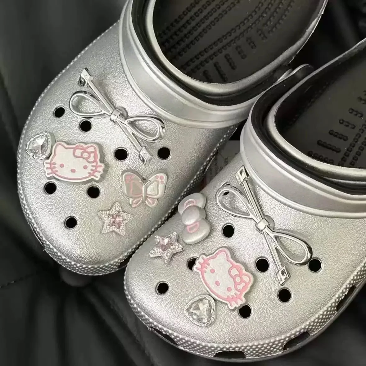 Silver Dripping Oil Cat Bow Accessories DIY Handmade Material Pink and Tender Y2K Bow Tie Cat Head Hole Shoes Accessories
Silver Dripping Oil Cat Bow Accessories DIY Handmade Material Pink and Tender Y2K Bow Tie Cat Head Hole Shoes Accessories