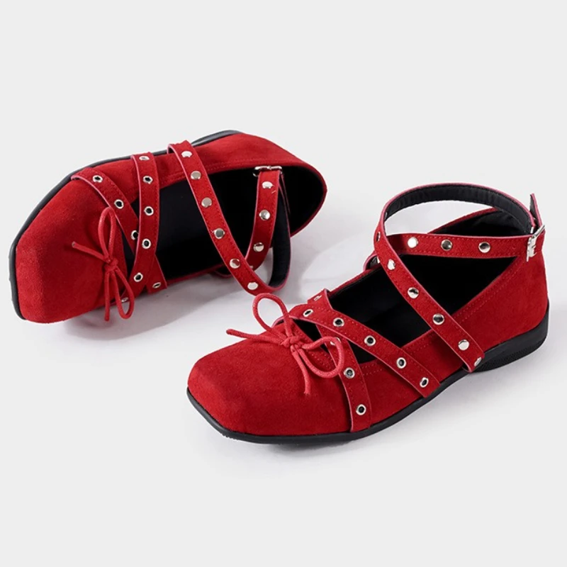 Элегантные женские туфли Мэри Джейн в стиле ретро с квадратным носком, уличный стиль, заклепки, пряжка ремня, неглубокий бант, модные брендовые балетки на плоской подошве, женские балетки 
Элегантные женские туфли Мэри Джейн в стиле ретро с квадратным носком, уличный стиль, заклепки, пряжка ремня, неглубокий бант, модные брендовые балетки на плоской подошве, женские балетки