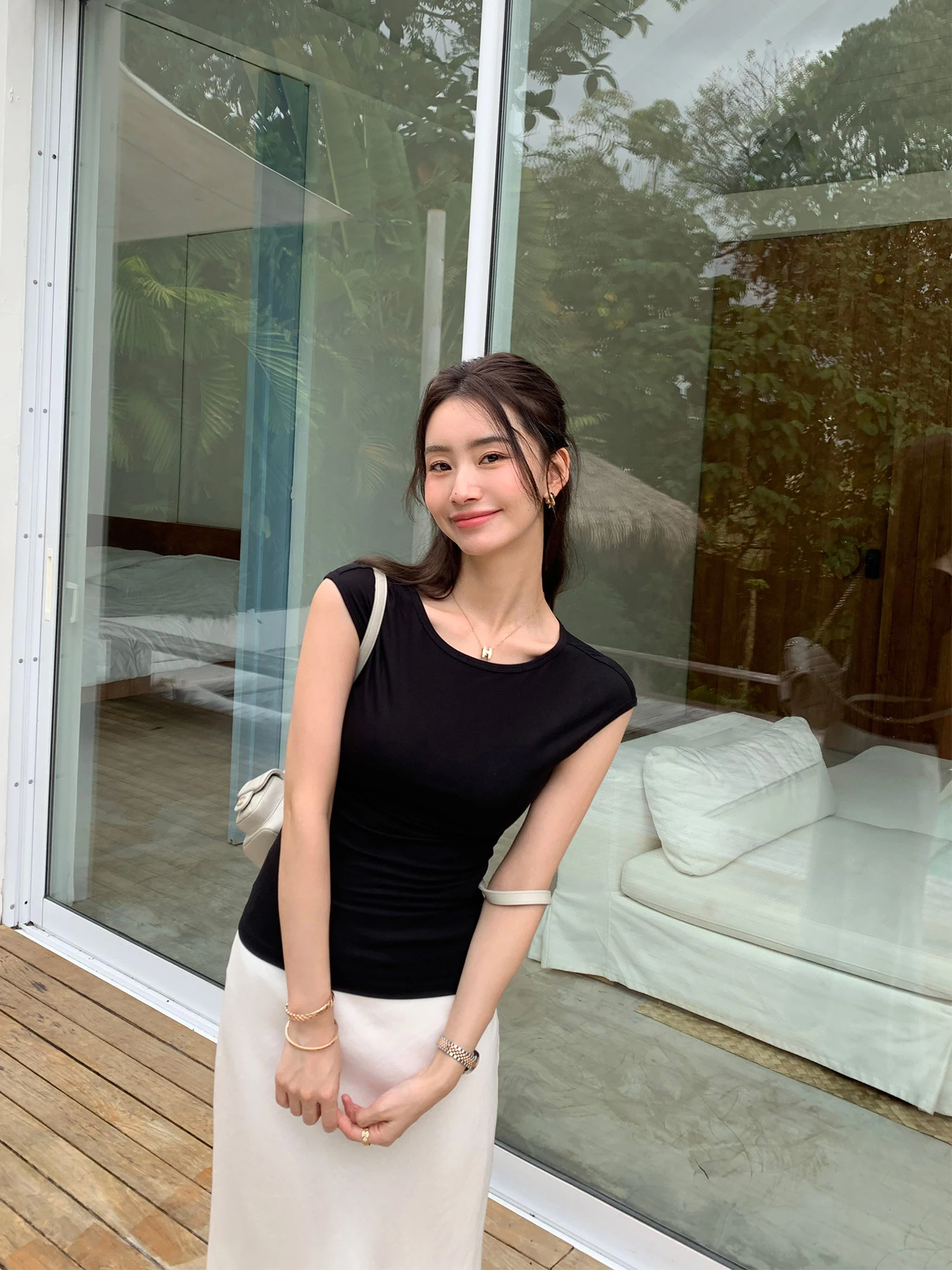 Pusumede Basic Boat Neck Short Sleeve T-Shirt Women's Slim Fit Simple Commute Top Casual Style Standard Version Summer New
Pusumede Basic Boat Neck Short Sleeve T-Shirt Women's Slim Fit Simple Commute Top Casual Style Standard Version Summer New