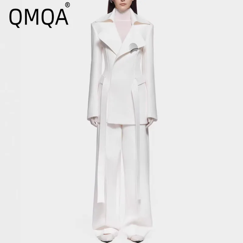 QMQA Модный женский элегантный нишевый дизайн, комплект из двух предметов, элегантный пиджак с лацканами, топ с драпировкой, длинные брюки, комплекты 2026, женский новый QM1053
QMQA Модный женский элегантный нишевый дизайн, комплект из двух предметов, элегантный пиджак с лацканами, топ с драпировкой, длинные брюки, комплекты 2026, женский новый QM1053