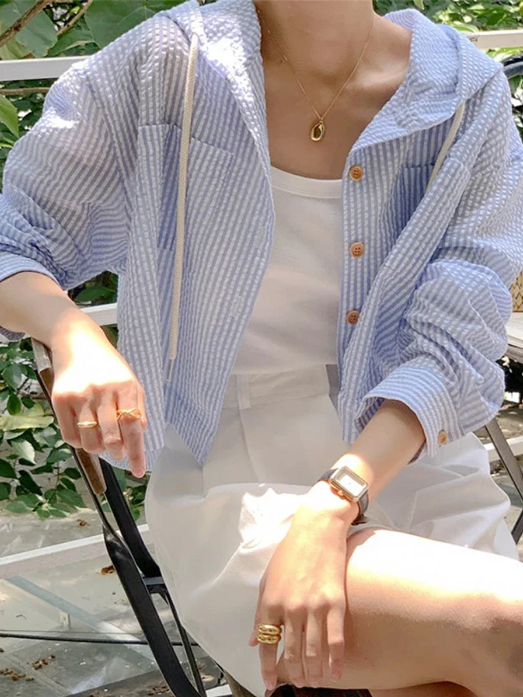 Korean Version Outfit for Women Summer Striped Loose Casual All-Match Long Sleeve Sun Protection Hooded Shirt Cardigan Top
Korean Version Outfit for Women Summer Striped Loose Casual All-Match Long Sleeve Sun Protection Hooded Shirt Cardigan Top