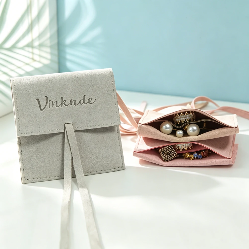 100Pcs Custom Luxury Microfiber Suede Envelope Jewelry Pouch with Divider Velvet Brooch Keychain Earrings Rings Package Gift Bag
100Pcs Custom Luxury Microfiber Suede Envelope Jewelry Pouch with Divider Velvet Brooch Keychain Earrings Rings Package Gift Bag