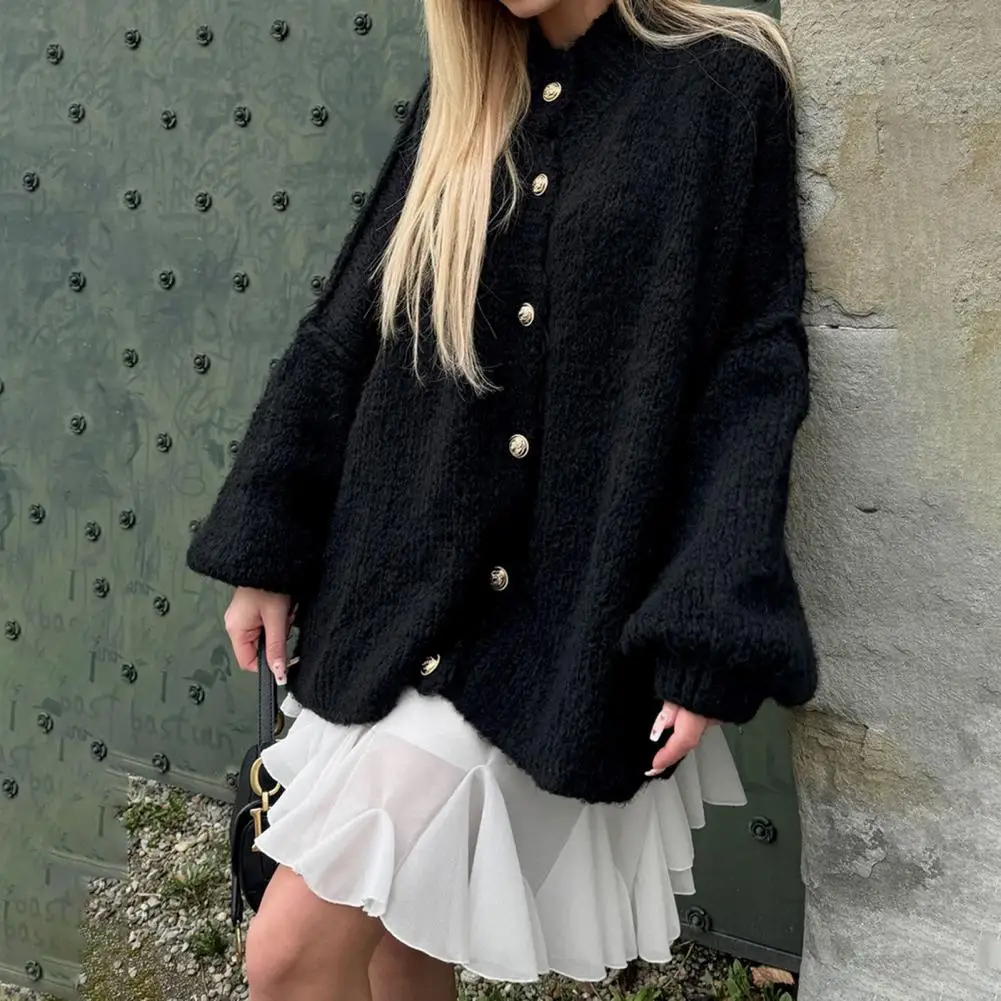 Oversized Sweater Coat Button Collar Cardigan Oversized Lantern Sleeve Sweater Coat for Women Knitwear Outerwear with Round Neck
Oversized Sweater Coat Button Collar Cardigan Oversized Lantern Sleeve Sweater Coat for Women Knitwear Outerwear with Round Neck