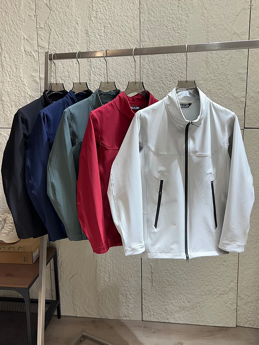 Outdoor Men's Windproof Softshell Jacket Zipper Closure Standard Fit Functional Style Long Sleeve Stand Collar Spring Coat
Outdoor Men's Windproof Softshell Jacket Zipper Closure Standard Fit Functional Style Long Sleeve Stand Collar Spring Coat
