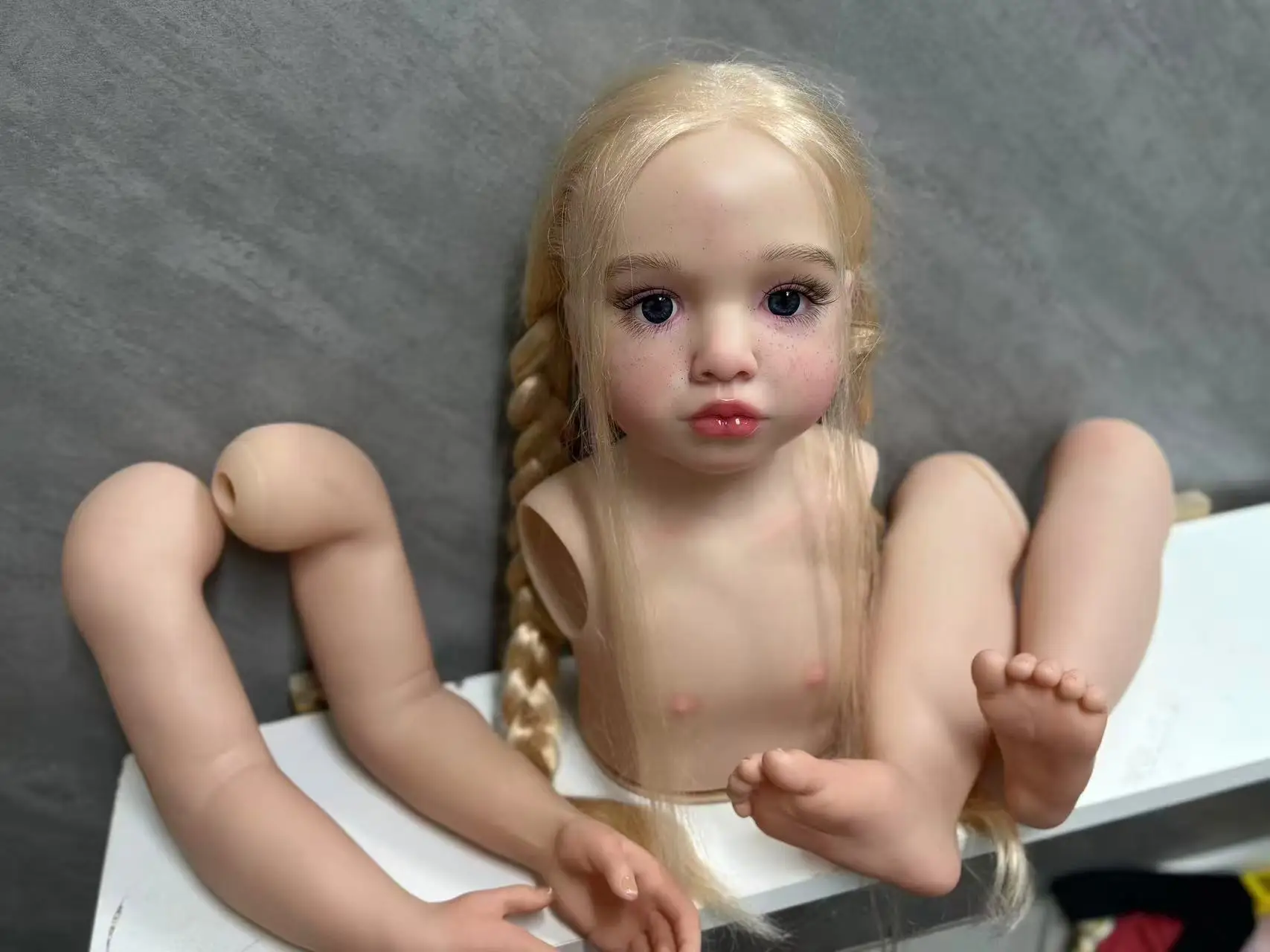 FBBD индивидуальная ограниченная поставка 41 ''Reborn Baby Aloenka с укорененными волосами, часть «сделай сам» с тканевым корпусом, часть «сделай сам» с тканевым корпусом
FBBD индивидуальная ограниченная поставка 41 ''Reborn Baby Aloenka с укорененными волосами, часть «сделай сам» с тканевым корпусом, часть «сделай сам» с тканевым корпусом