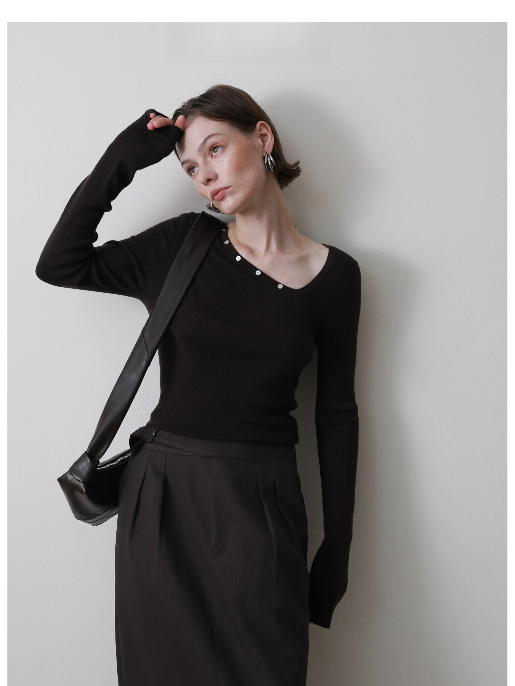 3HLADY Early Autumn Knitwear Regular Fit Woolen Sweater Asymmetric Collar Button Decoration Ladies Long Sve Casual Sle
3HLADY Early Autumn Knitwear Regular Fit Woolen Sweater Asymmetric Collar Button Decoration Ladies Long Sve Casual Sle