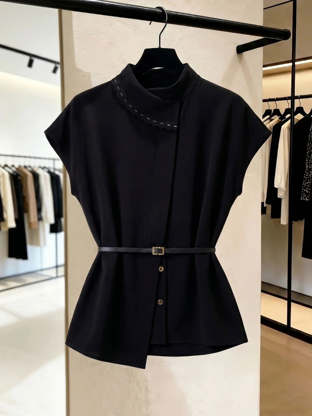 Fashionable Color Short Sleeve Shirt 2026 Summer Slimming Versatile Design Asymmetrical Elegant Top Small Shirt
Fashionable Color Short Sleeve Shirt 2026 Summer Slimming Versatile Design Asymmetrical Elegant Top Small Shirt
