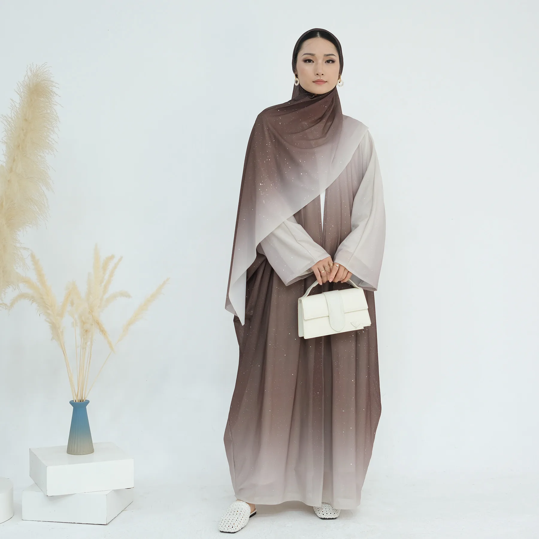 Dubai Luxury Abaya Turkey Muslim Shiny Hijab Dress Kimono Open Abayas Kebaya Ramadan Eid Djellaba Jalabiya Islam Clothing Caftan
Dubai Luxury Abaya Turkey Muslim Shiny Hijab Dress Kimono Open Abayas Kebaya Ramadan Eid Djellaba Jalabiya Islam Clothing Caftan