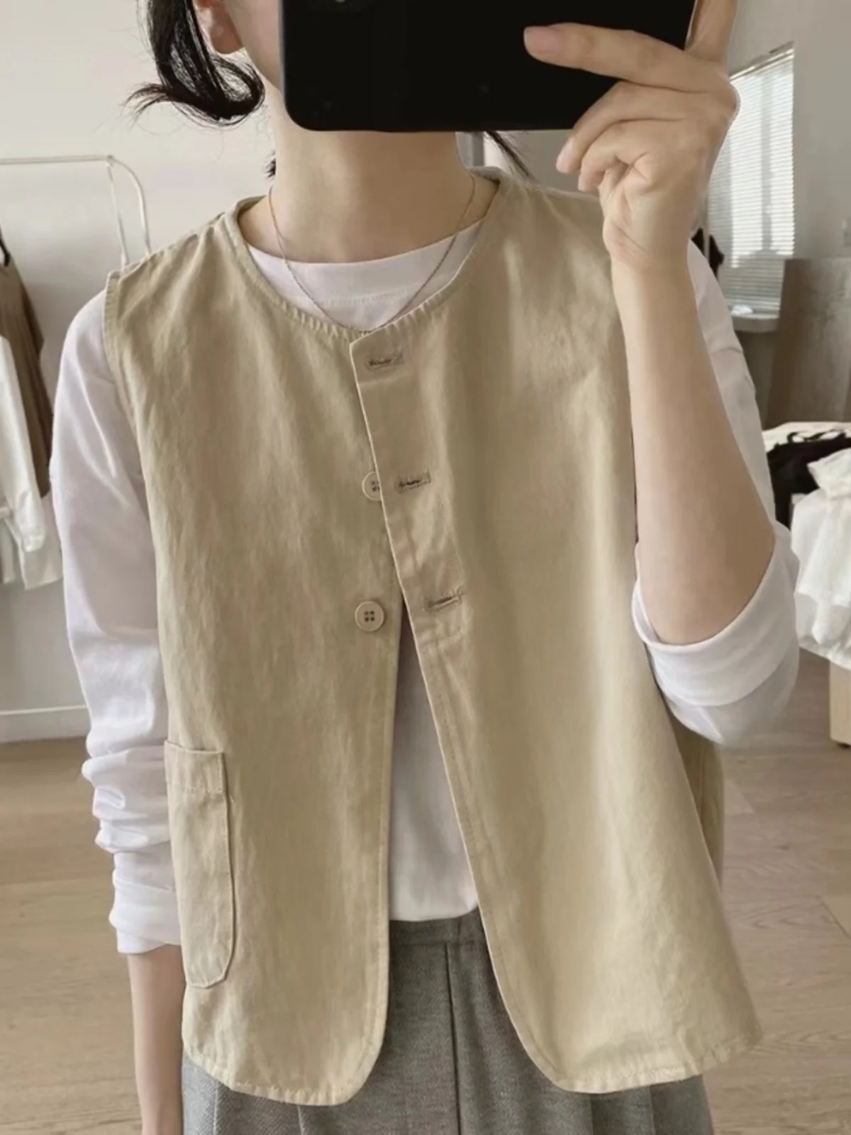 Khaki Workwear Vest Women's Early Autumn Loose Layering Svel oulder Pad Jaet Top Button round Ne Pure Color
Khaki Workwear Vest Women's Early Autumn Loose Layering Svel oulder Pad Jaet Top Button round Ne Pure Color